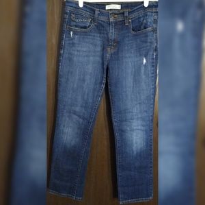 Women's Levi Jeans